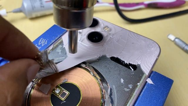 iPhone 13 Back Glass Replacement: How To Do It Yourself смотреть онлайн