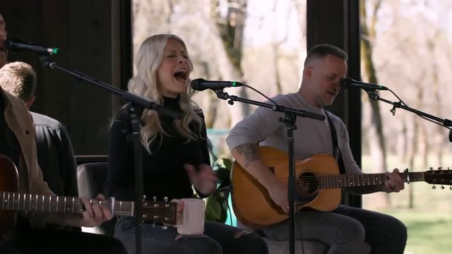 God I Look to You (Acoustic) - Jenn Johnson | Moment смотреть онлайн