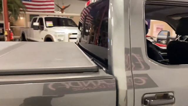 2017 FORD F350 SUPER DUTY CREW CAB - LARIAT PICKUP 4D 6 3/4 FT смотреть онлайн