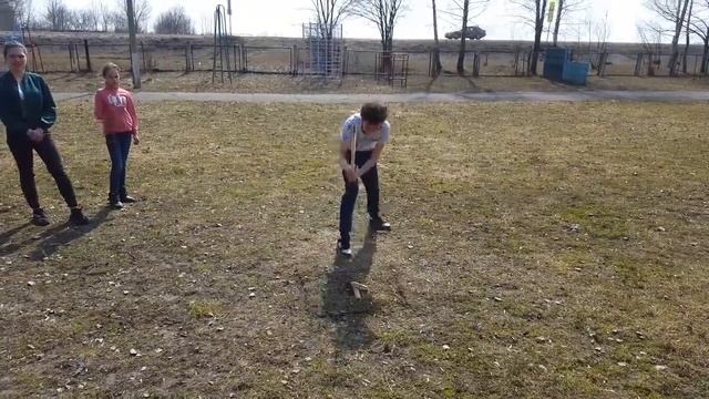 Русская народная игра "Чижик" смотреть онлайн