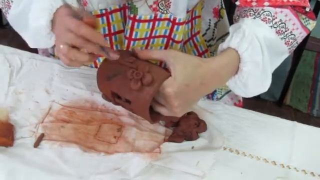 «Русь мастеровая». Мастер-класс по лепке подсвечника из глины смотреть онлайн