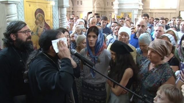 Отец Серафим. Пение. Старо-Покровский храм. Ростов-на-Дону смотреть онлайн