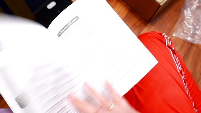РОБОТ у ленивой школьницы дома. КОРОЧЕ не хочу убирать, заказали робот пылесос NEATSVOR х520. смотреть онлайн