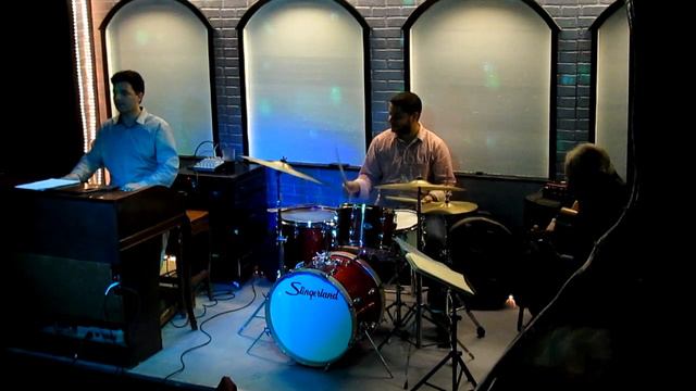 Dino Losito Trio - 2013-03-14 смотреть онлайн