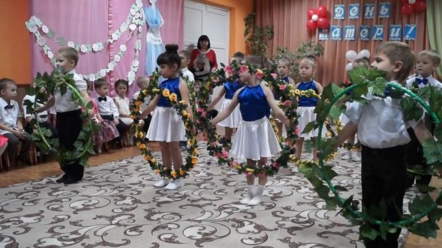 Танец на песню "Лучшие мамы Земли" смотреть онлайн
