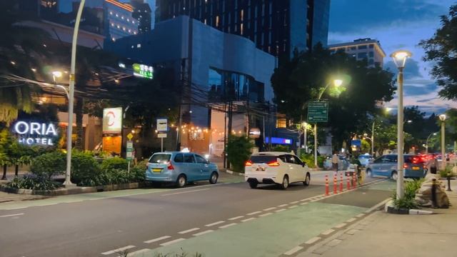 [4k] walk in CENTRAL JAKARTA at night смотреть онлайн