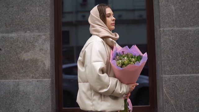 Букет из 25 сиреневых альстромерий