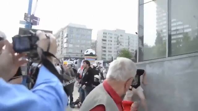 ШОК!!! Накормили поляков за русска курва смотреть онлайн