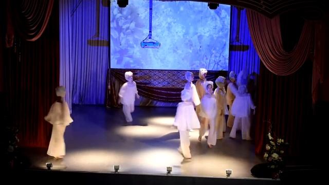 Н.с.к. "Ансамбль танца "Сюрпиз". Эстрадный танец "Нежило-заснежило". смотреть онлайн