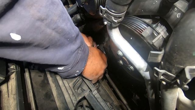 AUDI OWNERS WATCH THIS NOW - A6, A7 BELT DRIVE REBUILD, CRANK PULLEY FAILURE & REPLACEMENT смотреть онлайн