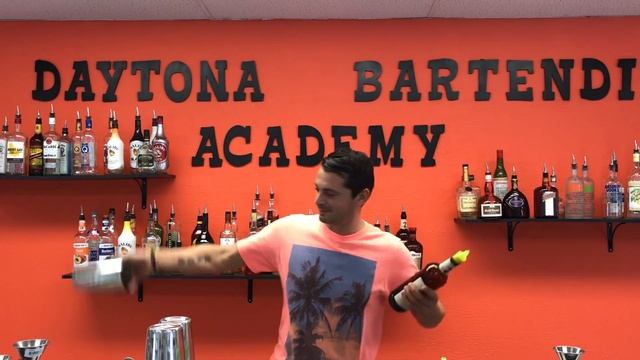 "Flairtender" Nico Falzone in action смотреть онлайн