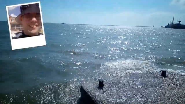 Бердянск волны на море.Центральный пляж смотреть онлайн