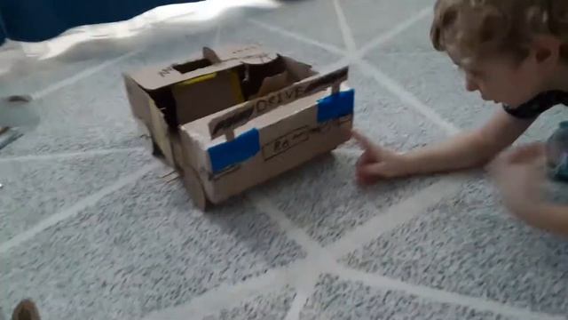 Демидкины тачки и моторы из картона (Demidkin's cars and motors made of cardboard) смотреть онлайн