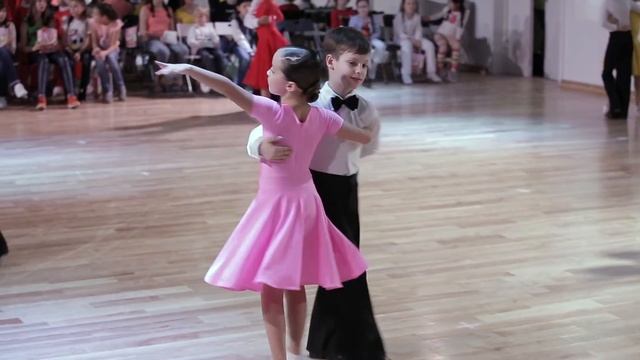 "Полонез". Детские спортивно-бальные танцы. ТСК "Танго". смотреть онлайн