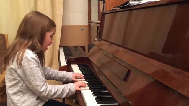 "Осень- это вовсе не грустно". Октябрь 2019, Саше 7 лет. Homemade song about autumn. Sasha is 7 yo. смотреть онлайн