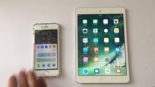 Transfer images from IPhone to IPad using AirDrop on IOS 10 | 2017 смотреть онлайн