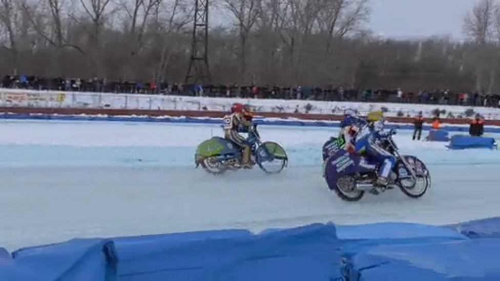 Чемпионат России по ледовому спидвею.Суперлига.2 этап.Команды.13.12.2015.Заезд №2 смотреть онлайн