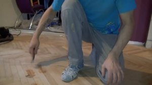 Как сделать ремонт бесплатно   67 серия  Покрыть паркет лаком