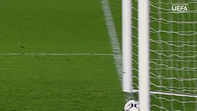 Great skills from Mata, Ronaldinho, Bergkamp & more: 6 great assists смотреть онлайн