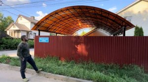 Арочный навес из поликарбоната для автомобилей с боковым въездом