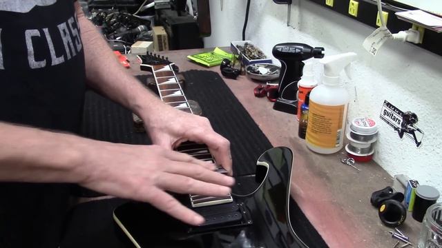 Worlds Dirtiest Ibanez Iceman! смотреть онлайн