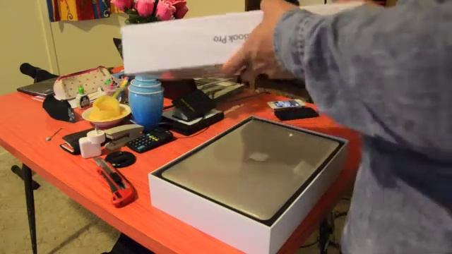 Unboxing MacBook Pro OS X Mountain Lion смотреть онлайн