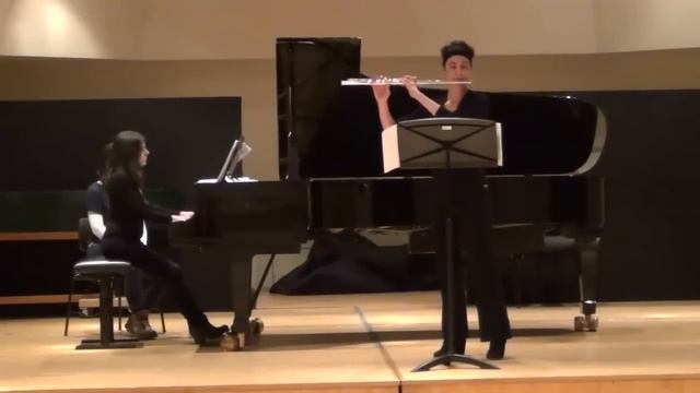 Henri Dutilleux: 'Sonatine pour flute et piano'. Flute: Florencia Abraham смотреть онлайн