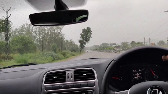 VW POLO TSI 800KM Long Drive in a single day !! (comfort, average, suspension, cruise, power) смотреть онлайн