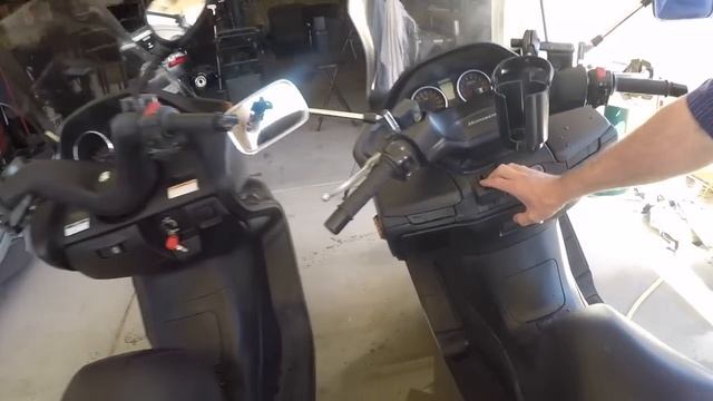 Suzuki Burgman 400 VS The Yamaha Majesty 400 Who Will Win? смотреть онлайн