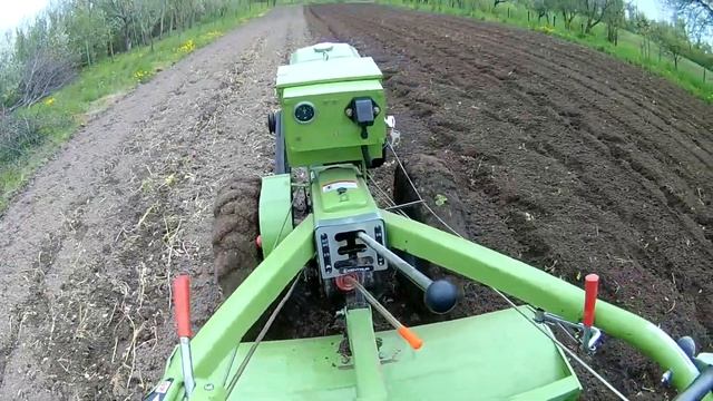 Мотоблок Кентавр 1010 ДЕ 8 Робота фрезою весна 2023р смотреть онлайн