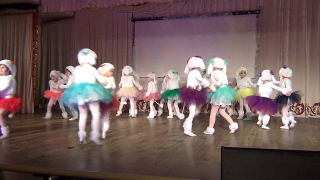 Барвінок На арене цирка (подготовительная группа) 26.12.2015 смотреть онлайн