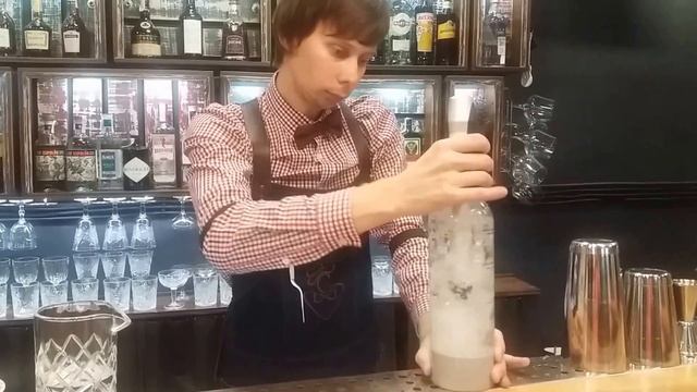 Как сделать содовую в Кредо баре. Бармен Леонид Гамонов. Чернигов смотреть онлайн