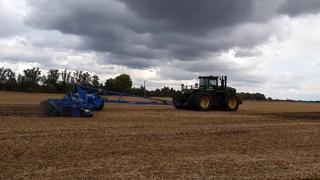 Демонстрация Lemken Гигант 12S/1600 Гелиодор 9 в Курской обл., Хомутовского р-на, село Калиновка смотреть онлайн