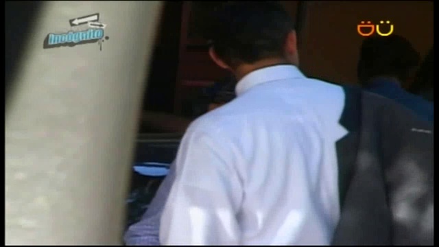 Untranseunte Ian Defiende El Honor De Su Hermana