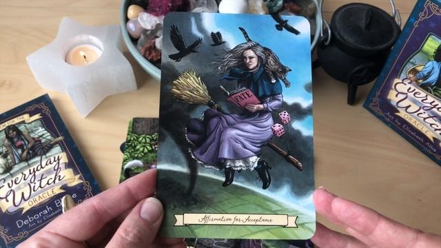 Everyday Witch Oracle Unboxing and First Impressions смотреть онлайн