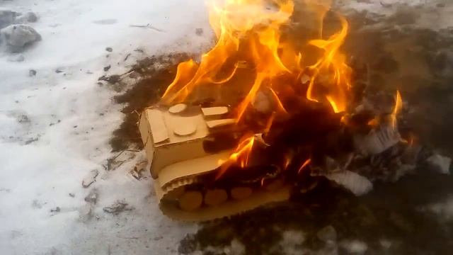 Поджог танк КВ-5 из картона смотреть онлайн