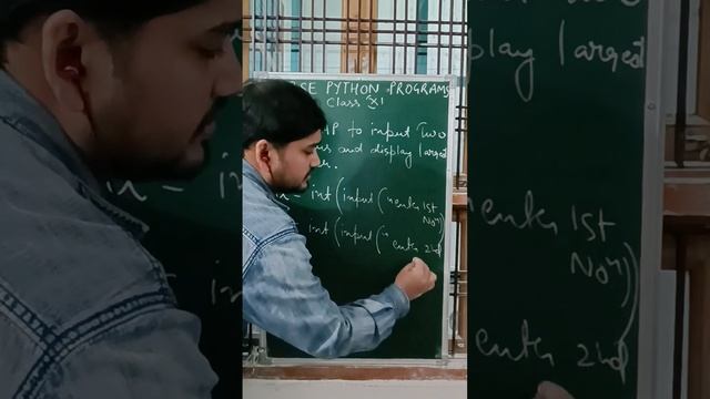 Display largest number between two numbers in Python смотреть онлайн