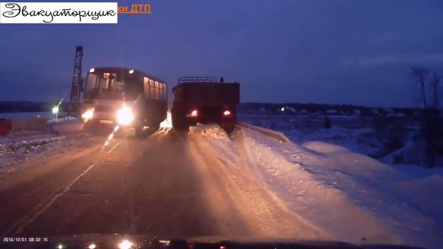 АВАРИИ ГРУЗОВИКОВ - ПОДБОРКА ЖЕСТИ ИЗ АРХИВА ЭВАКУАТОРЩИКА #Аварии #Грузовик #Жесть #Архив смотреть онлайн