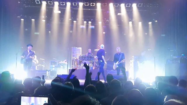Midnight Oil - Truganini - Live - Batschkapp - Frankfurt - 18.7.2017 смотреть онлайн