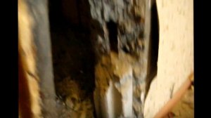 Демонтаж металлической коробки косяка двери в панельном доме