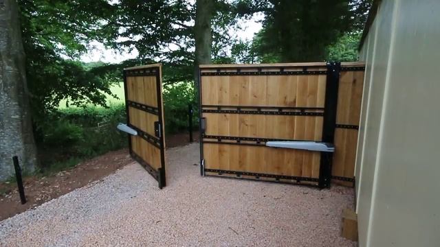 Classic Home Improvements - Automatic Gate Installation смотреть онлайн