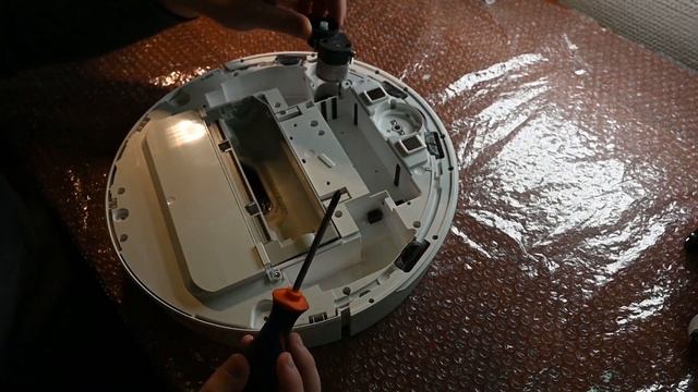 Разборка пылесоса Xiaomi Roborock Sweep One смотреть онлайн