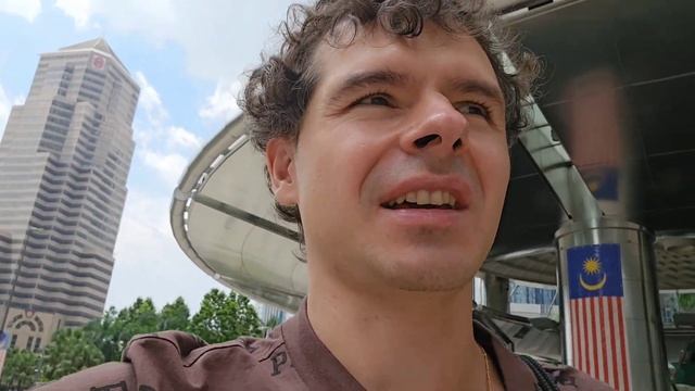 Поход на Башню Menara KL TOWER Куала-Лумпура