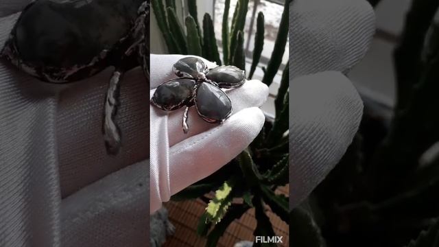 Брошь с зелёным агатом. Клевер четырёхлистный -талисман на удачу. смотреть онлайн