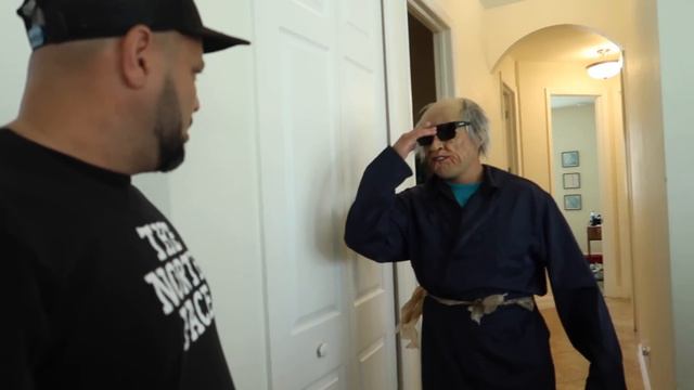 STRANGER Shows Up After KIDS Prank Call Him, What Happens Next Is SHOCKING смотреть онлайн