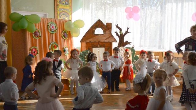 УТРЕННИК к  8  Марта.   ДЕТСКИЙ САД