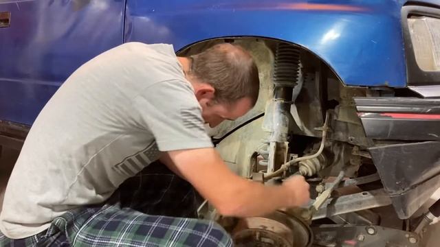 Geo Tracker Axle Change Passenger Front смотреть онлайн