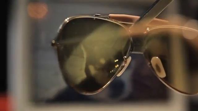 Ray Ban фильтрует фото сквозь свои очки смотреть онлайн