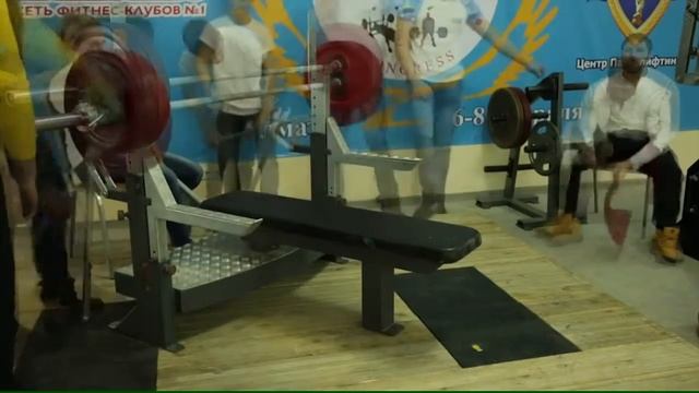 WPC 2015 Юноши жим лежа смотреть онлайн