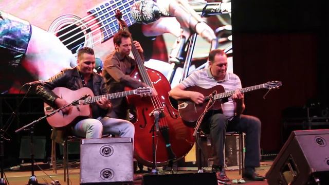 Stochelo ROSENBERG Trio - "Ready 'n Able" (Jimmy Smith) - Festival des Puces 2013 смотреть онлайн